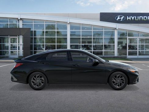 New 2026 Hyundai Elantra Hybrid FWD image 7