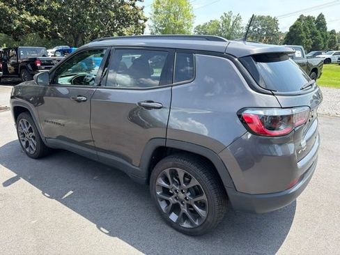 Used 2021 Jeep Compass Latitude w/ Sun and Sound Group AWD/4WD image 6
