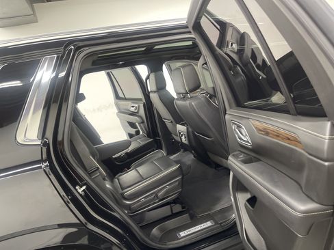 Used 2022 Chevrolet Tahoe Premier AWD/4WD image 21