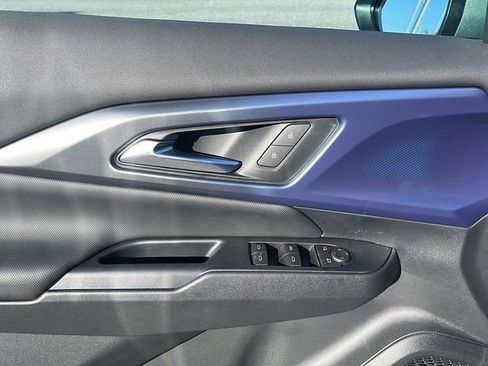 New 2026 Chevrolet Equinox EV LT image 17