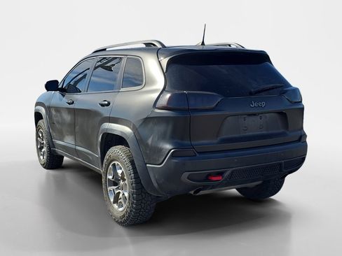 Used 2019 Jeep Cherokee Trailhawk image 3