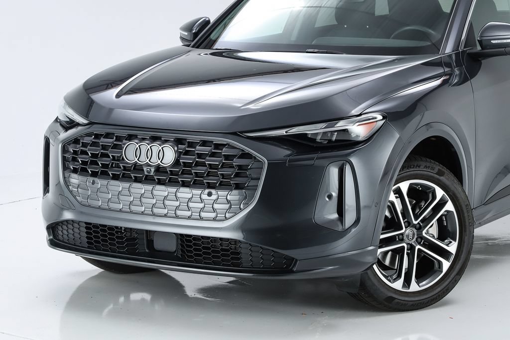 Used 2025 Audi Q5 Premium AWD/4WD image 3