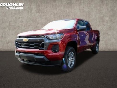 Used 2024 Chevrolet Colorado LT w/ LT Convenience Package AWD/4WD image 4