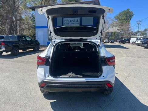 Certified 2024 Chevrolet Trax LS w/ LS Convenience Package FWD image 40