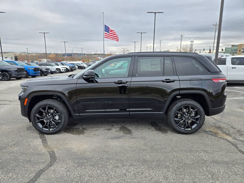 New 2025 Jeep Grand Cherokee Limited image 7
