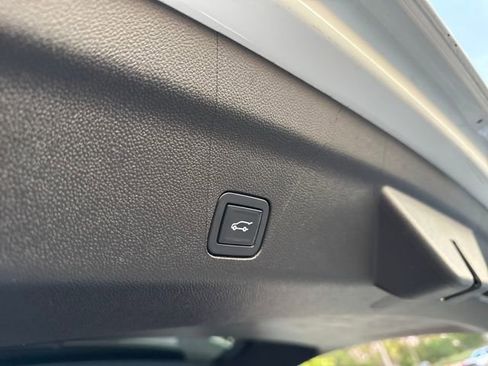 Used 2022 Chevrolet Tahoe High Country image 31