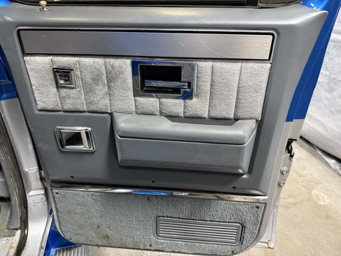 Used 1987 GMC Suburban 2WD image 13