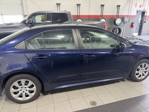 Used 2020 Toyota Corolla LE image 8