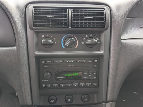Used 2004 Ford Mustang Mach 1 RWD image 33
