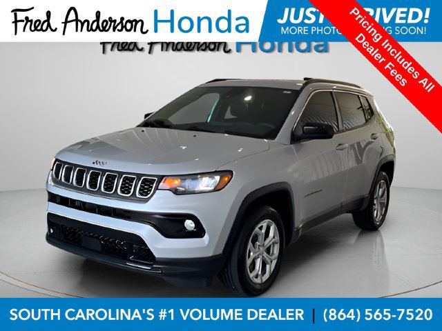 Used 2024 Jeep Compass Latitude AWD/4WD image 1