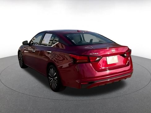Used 2025 Nissan Altima 2.5 SV image 9