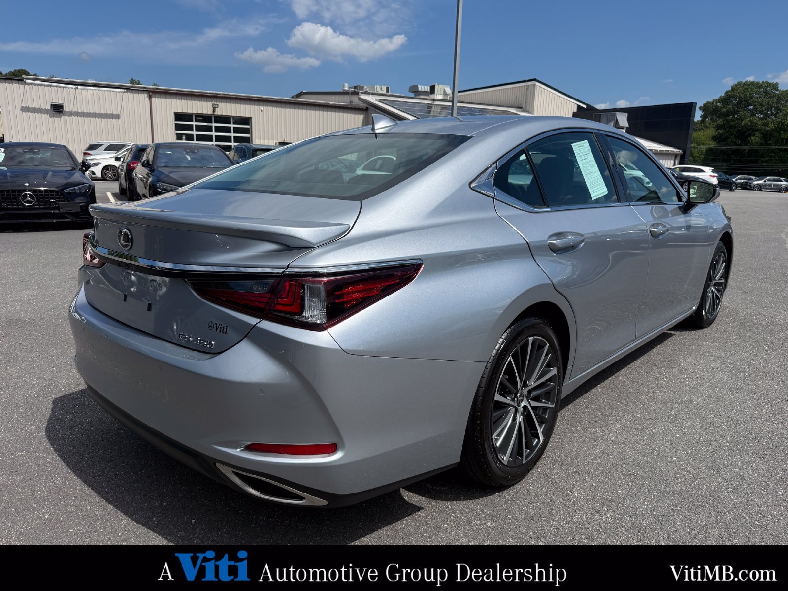 Used 2023 Lexus ES 350 w/ Premium Package FWD image 8