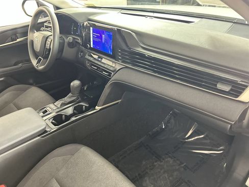 Used 2025 Toyota Camry LE FWD image 27