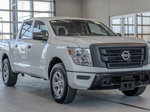 Used 2022 Nissan Titan S w/ S Utility Package image 20