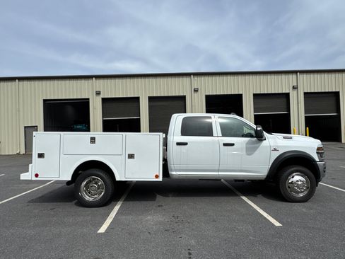 New 2026 RAM 5500 Tradesman w/ Chrome Appearance Group image 4