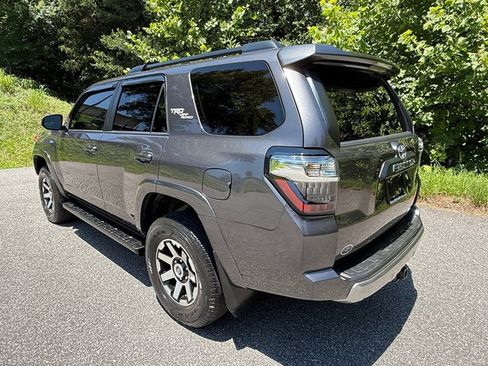 Used 2019 Toyota 4Runner TRD Off-Road AWD/4WD image 8