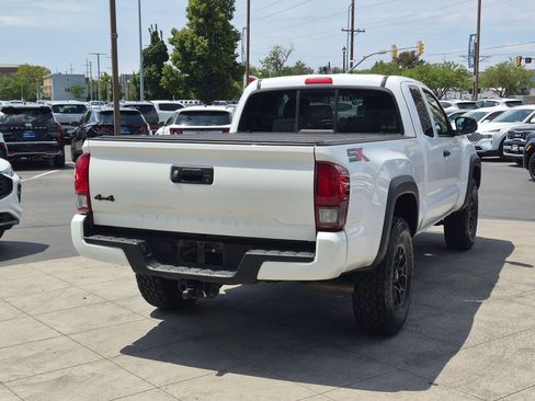 Used 2022 Toyota Tacoma SR w/ SX Package AWD/4WD image 3