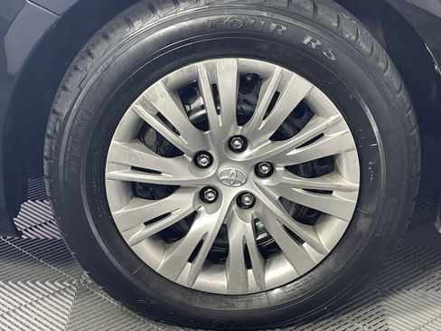 Used 2014 Toyota Camry LE image 10