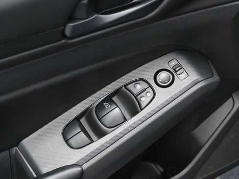 Used 2024 Nissan Altima 2.5 S image 11