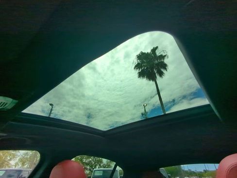 Used 2024 Alfa Romeo Stelvio Veloce image 24