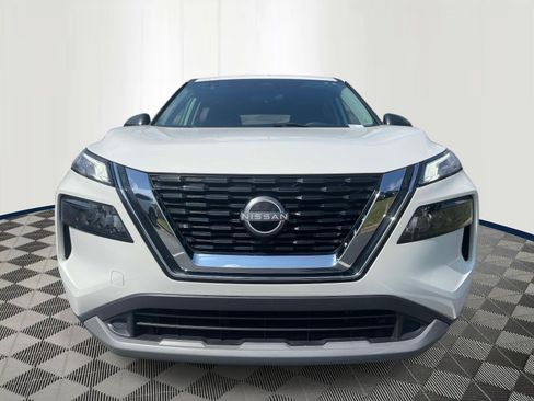 Used 2023 Nissan Rogue S AWD/4WD image 2