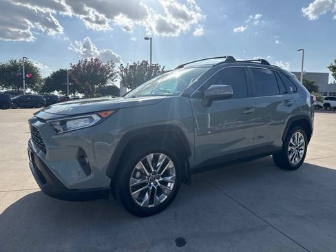 Used 2021 Toyota RAV4 XLE Premium FWD image 1