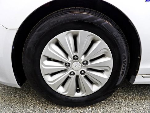 Used 2016 Hyundai Sonata SE image 18