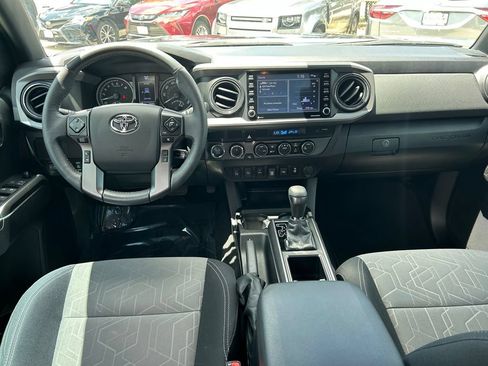 Certified 2023 Toyota Tacoma TRD Off-Road w/ Technology Package AWD/4WD image 17