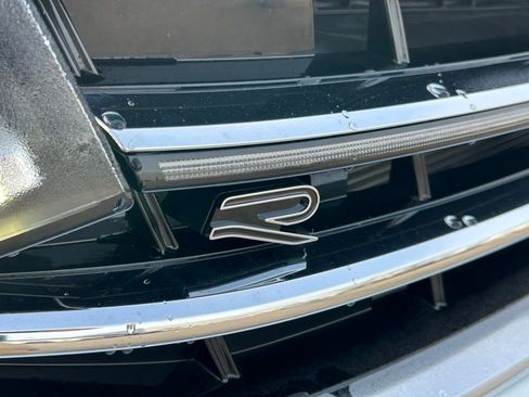 Used 2024 Volkswagen Tiguan SEL R-Line image 47