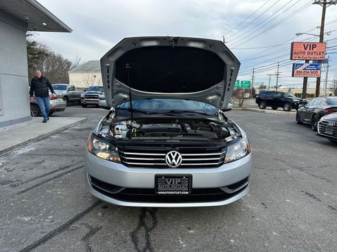 Used 2014 Volkswagen Passat 1.8T Wolfsburg Edition image 29