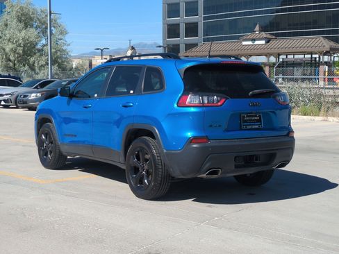 Used 2020 Jeep Cherokee Latitude Plus AWD/4WD image 4