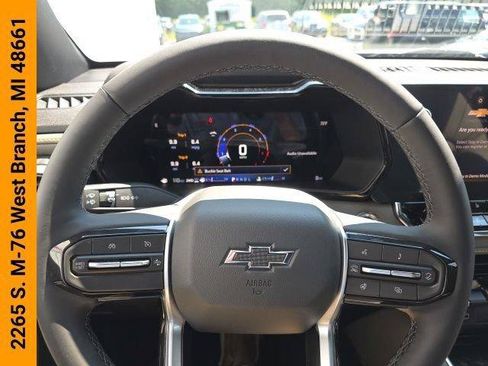 New 2026 Chevrolet Colorado ZR2 w/ Technology Package AWD/4WD image 17