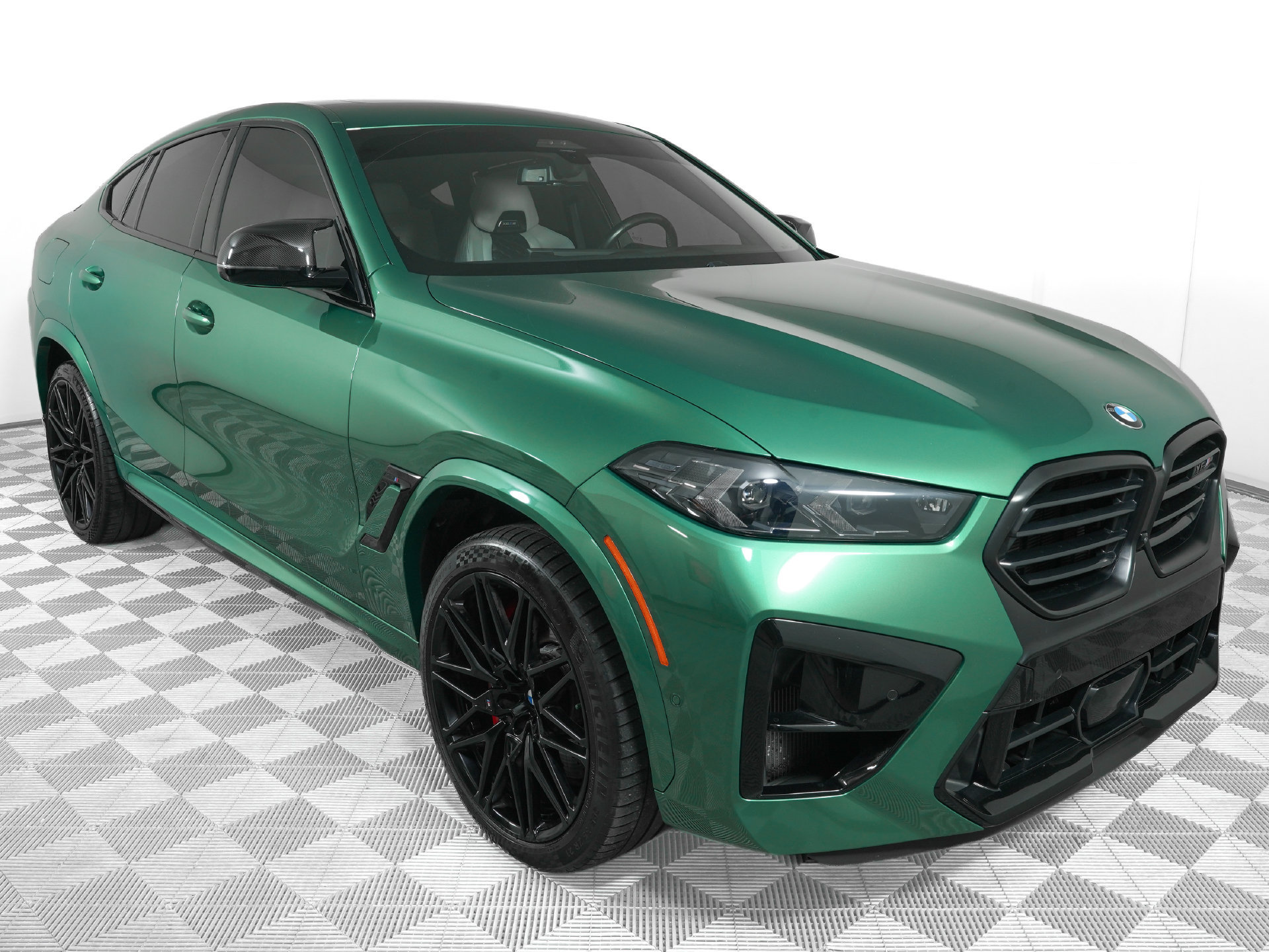 Used 2025 BMW X6 M Competition w/ Executive Package AWD/4WD image 3