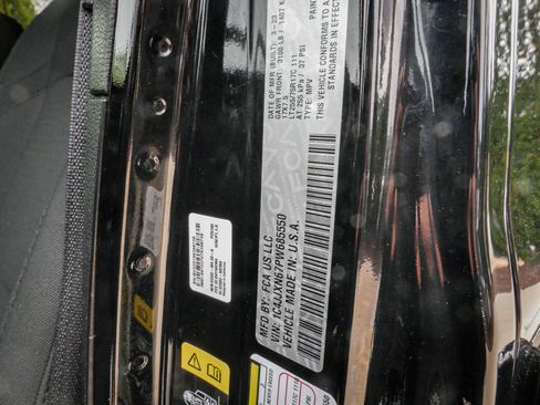 Used 2023 Jeep Wrangler Unlimited w/ Convenience Group image 33