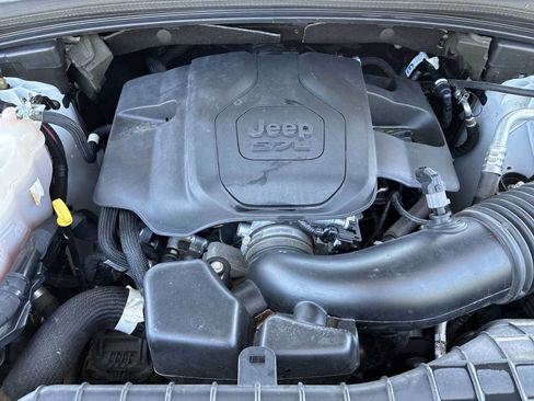 Used 2022 Jeep Grand Cherokee L Overland w/ Luxury Tech Group IV AWD/4WD image 18