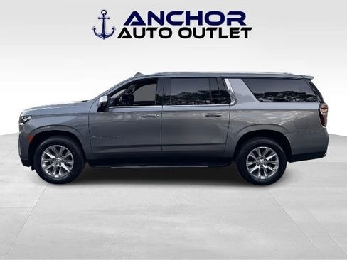 Used 2022 Chevrolet Suburban Premier w/ Premium Package image 5