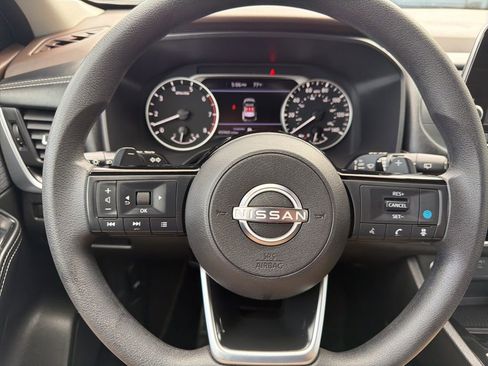 Used 2023 Nissan Rogue SV FWD image 21
