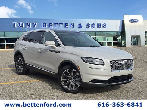Used 2022 Lincoln Nautilus Reserve AWD/4WD image 1