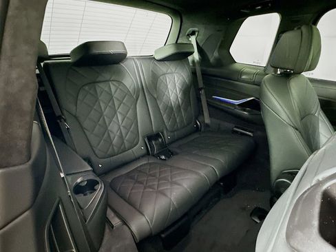 Used 2024 BMW X7 xDrive40i w/ Premium Package image 34