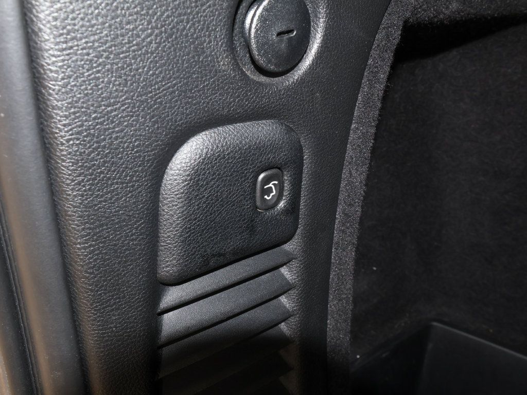 Used 2024 Dodge Durango R/T w/ Tow 'N Go Package AWD/4WD image 12