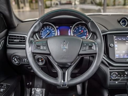 Used 2016 Maserati Ghibli RWD image 28