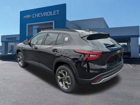 New 2026 Chevrolet Trax LT w/ Driver Confidence Package image 3