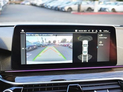 Used 2023 BMW 530e w/ M Sport Package image 28