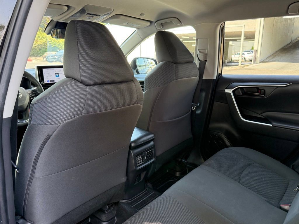Used 2024 Toyota RAV4 LE AWD/4WD image 22