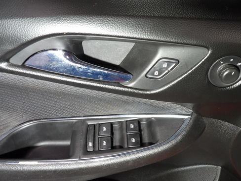 Used 2019 Chevrolet Cruze LS FWD image 7