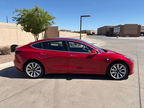 Used 2020 Tesla Model 3 Performance image 4