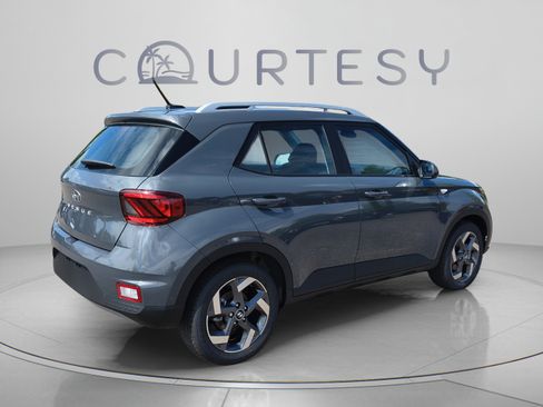 New 2026 Hyundai Venue SEL FWD image 5