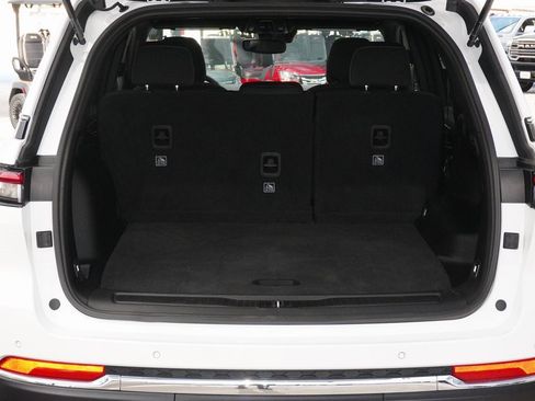 Used 2024 Jeep Grand Cherokee Laredo X w/ Trailer Tow Package image 27