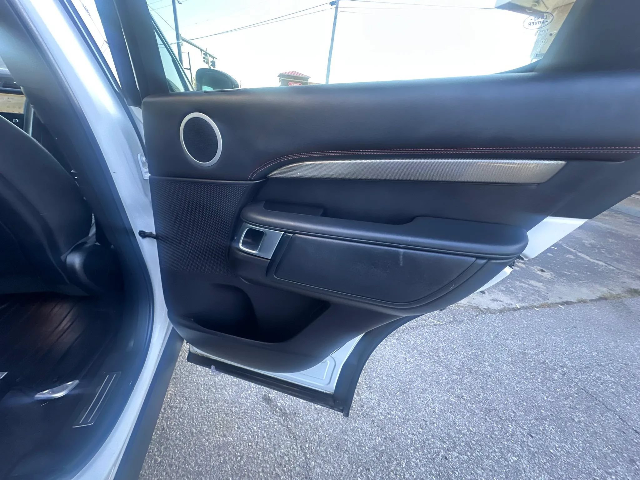 Used 2018 Land Rover Discovery HSE Luxury AWD/4WD image 23