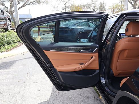 Used 2023 BMW 540i w/ M Sport Package image 25